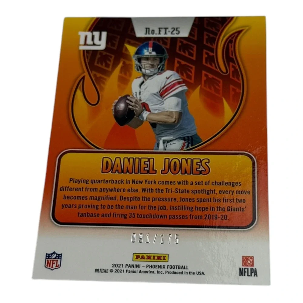2021 Panini Phoenix Daniel Jones Flame Throwers Pink Prizm /175 No. FT-25 Giants